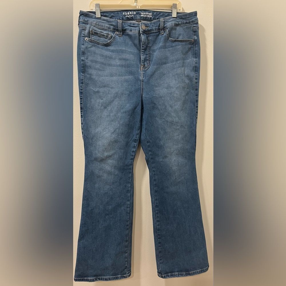Torrid Trio Fit Slim Boot Denim Blue Jeans Stretch Size 16 - Picture 12 of 14